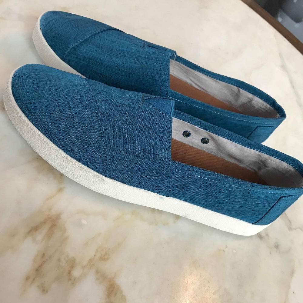 TOMS Canvas Slip-Ons in "Cobalt"
